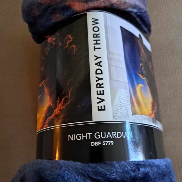 New Wolf Night Guardian Plush Throw Blanket Gift Crescent Moon Clouds Surreal - Picture 4 of 4